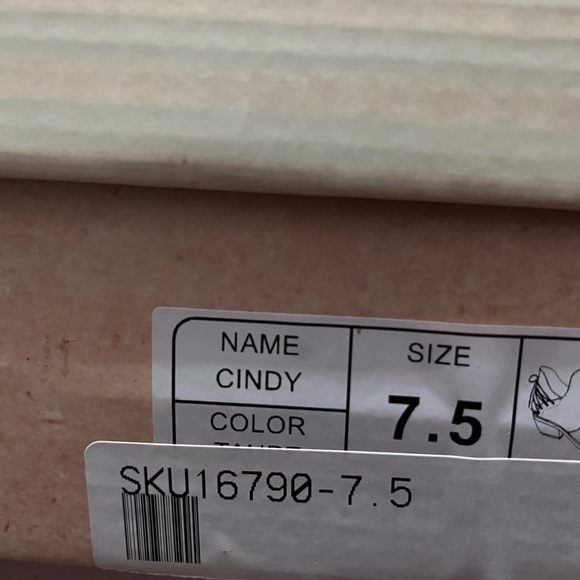 Size 7.5 Booties - Picture 2 of 2